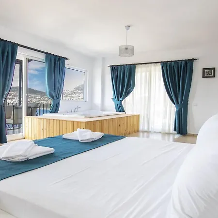 Kisla 3 Bedroom Seaview With Heated Pool Private Pool Hot Tub וילה